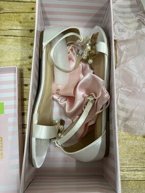 New in Box Kate Whitcomb Embellished wedding flats size 9